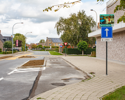 Aanpassing aan de schoolingang Leeuwerikstraat